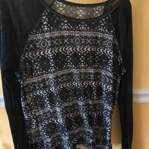 Long-sleeves top
